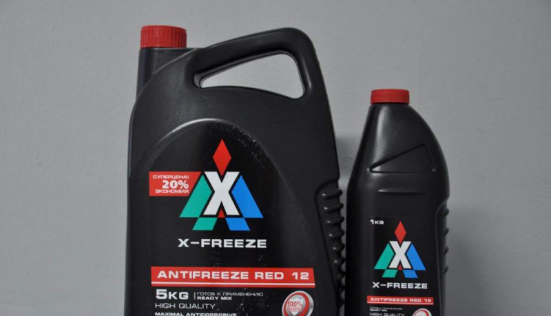 Красный X-Freeze в литровой и пятилитровой бутылках