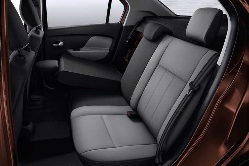 Renault Logan 2015: кресла