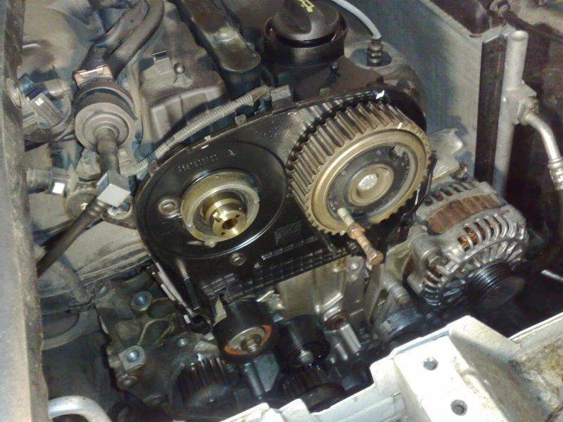 Двигатель автомобиля в разборе Двигатель автомобиля в разборе