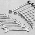 Набор гаечных ключей для замены элемента