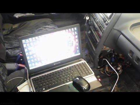Ноутбук подключенный к ВАЗ-2112