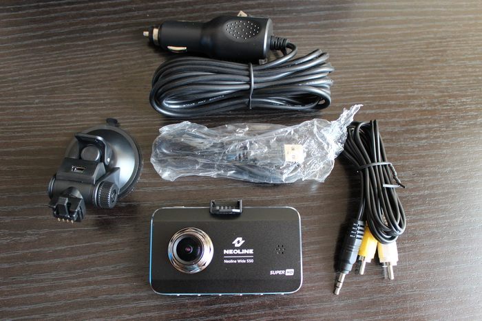 Комплект видеорегистратора Neoline Комплект видеорегистратора Neoline