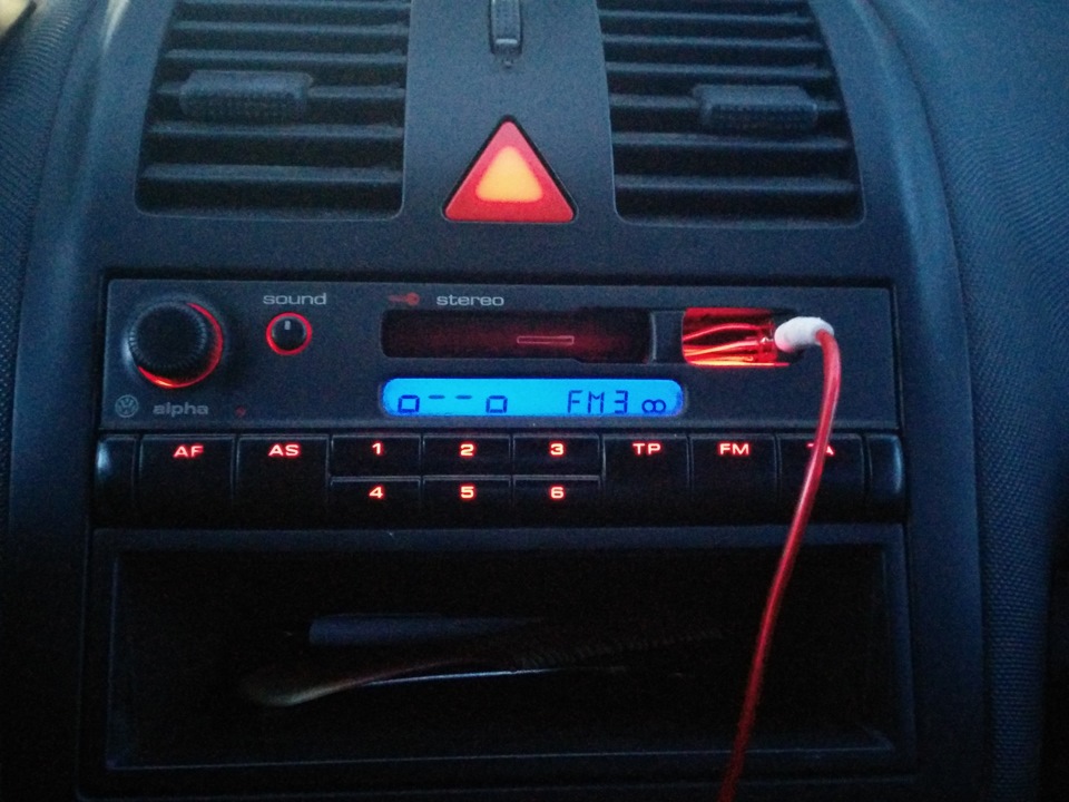 Подключенный носитель информации к автомагнитоле Подключенный носитель информации к автомагнитоле