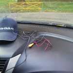 Выведите кабель в салон авто, к центральной консоли.