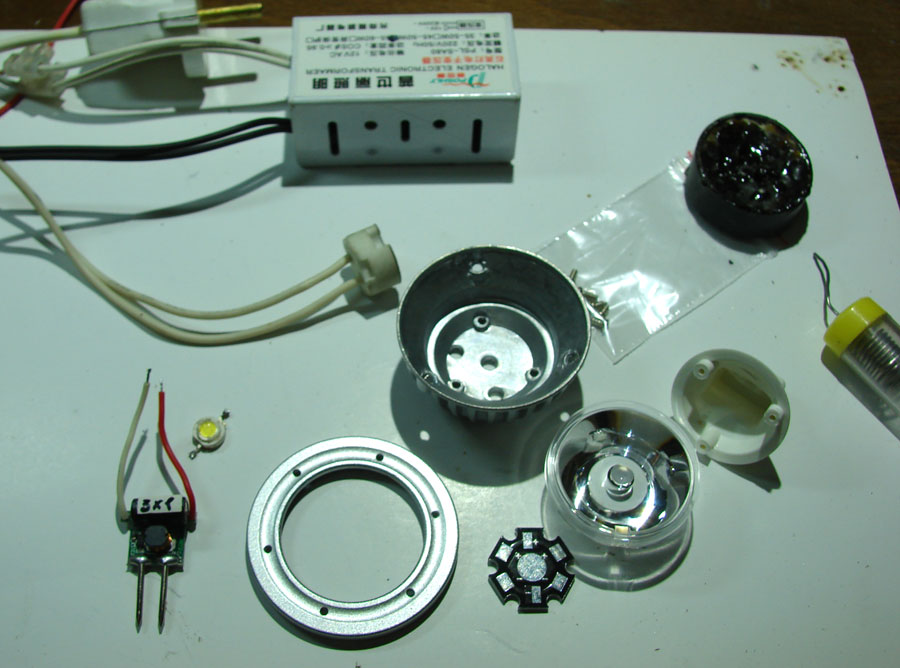 Лампа в процессе сборки